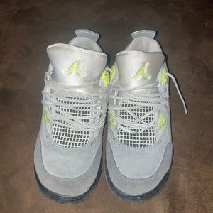 Jordan retro 4 slightly worn